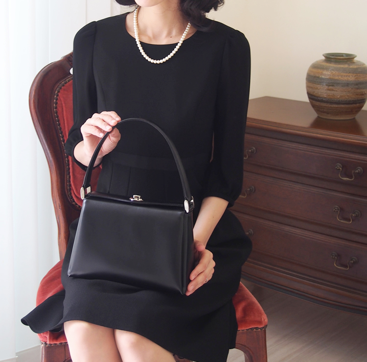 エレガントなハンドバッグ