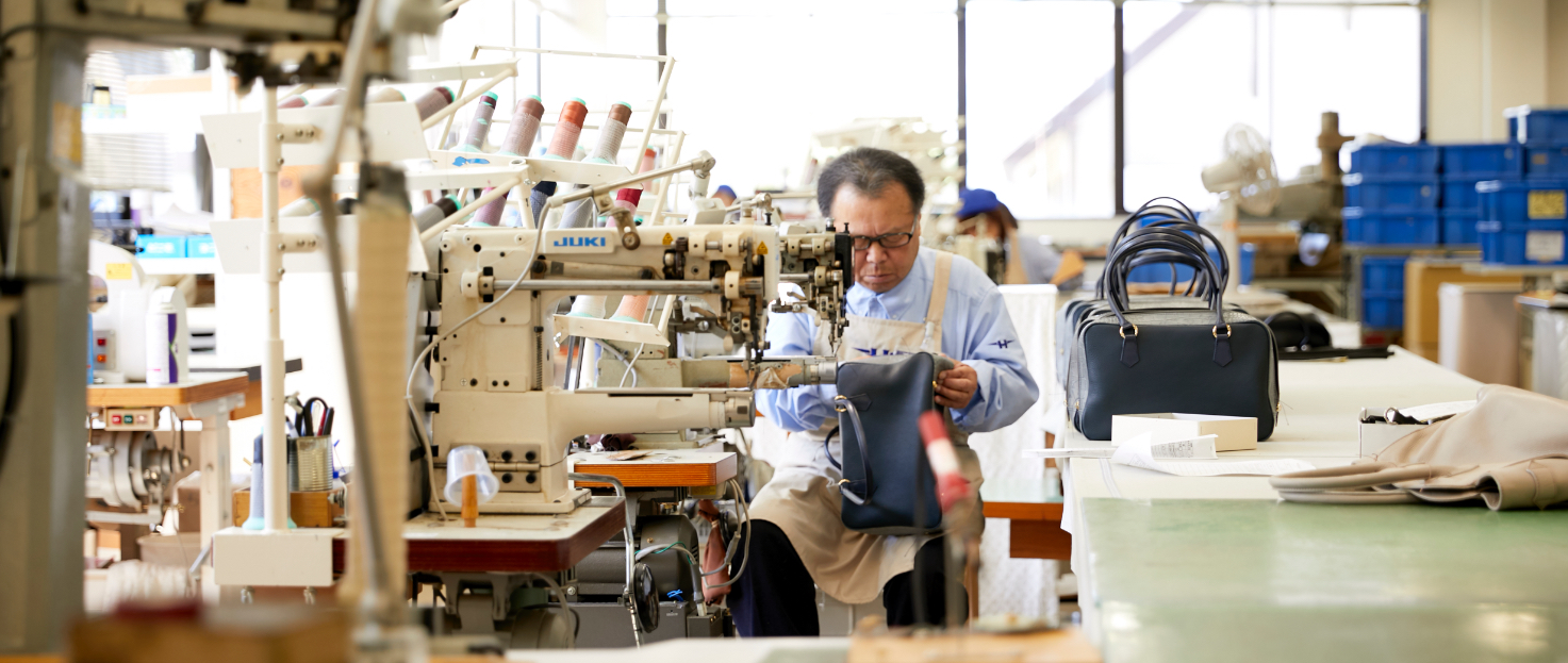 軽井沢で生まれるお客様目線でお仕立てされたハンドバッグ